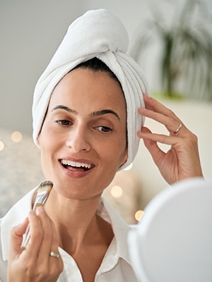 Facial waxing beauty treatments